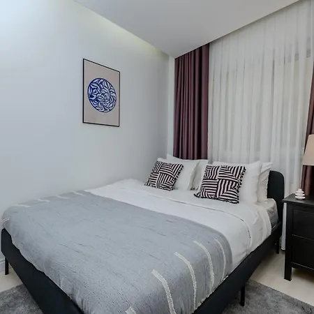 Bosphorus View Gem - 3 Large Bedrooms - 2 Baths & Balcony In Prime Location דירה איסטמבול