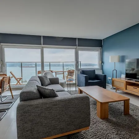 Bosphorus View Gem - 3 Large Bedrooms - 2 Baths & Balcony In Prime Location דירה
