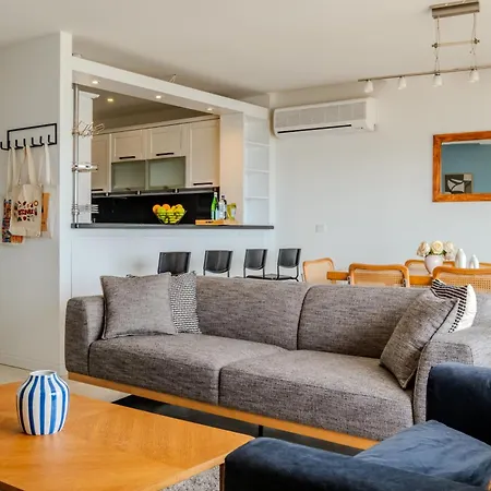 アパート Bosphorus View Gem - 3 Large Bedrooms - 2 Baths & Balcony In Prime Location *