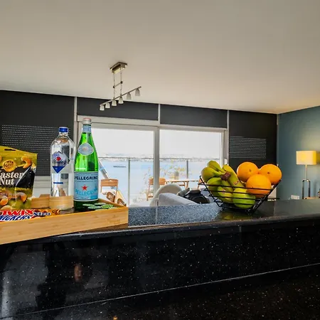 Bosphorus View Gem - 3 Large Bedrooms - 2 Baths & Balcony In Prime Location アパート