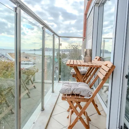 Bosphorus View Gem - 3 Large Bedrooms - 2 Baths & Balcony In Prime Location イスタンブール