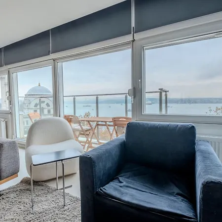 Bosphorus View Gem - 3 Large Bedrooms - 2 Baths & Balcony In Prime Location アパート イスタンブール